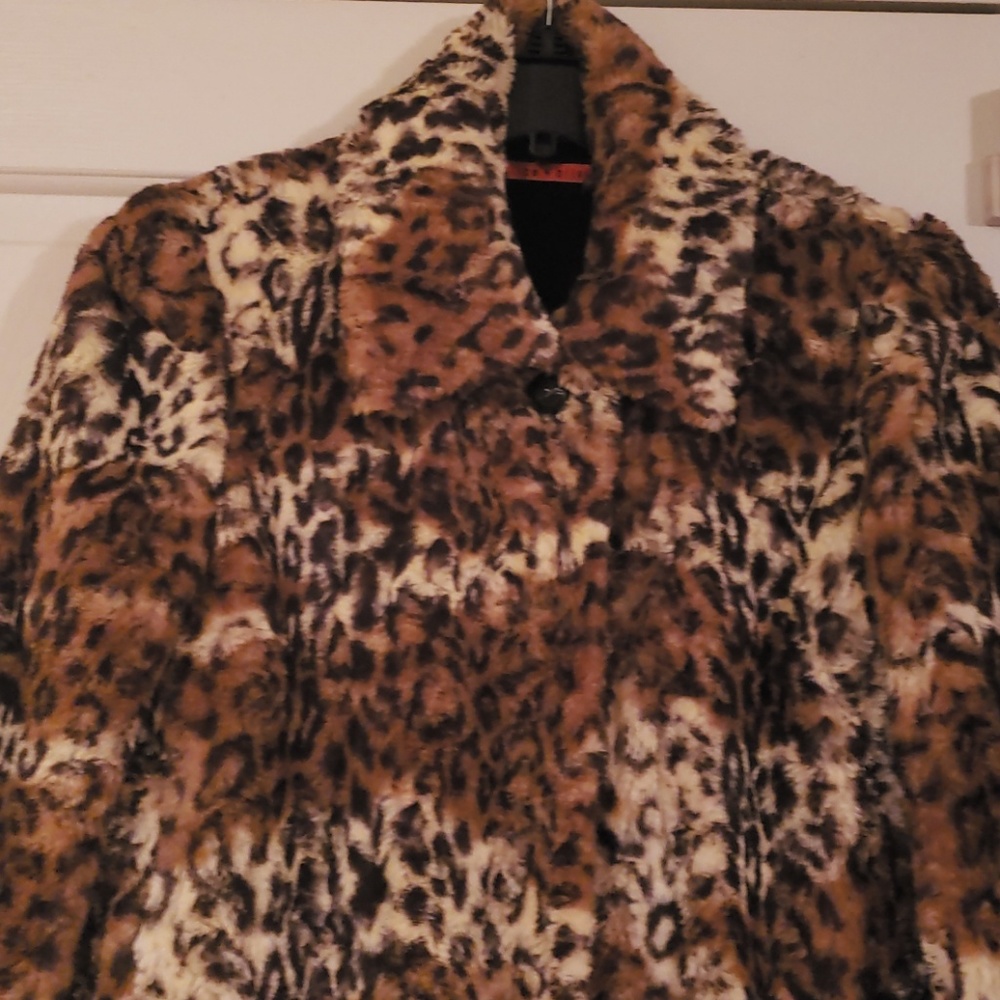 Alice +Olivia EUC print faux fur LINED SIZE MEDIUM coat